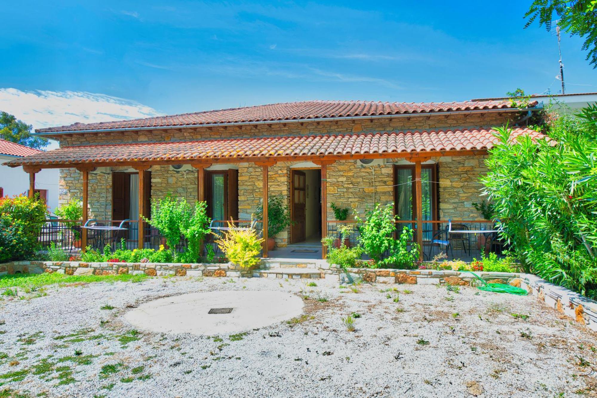 Naftilos Guest House Кала Нера Екстериор снимка