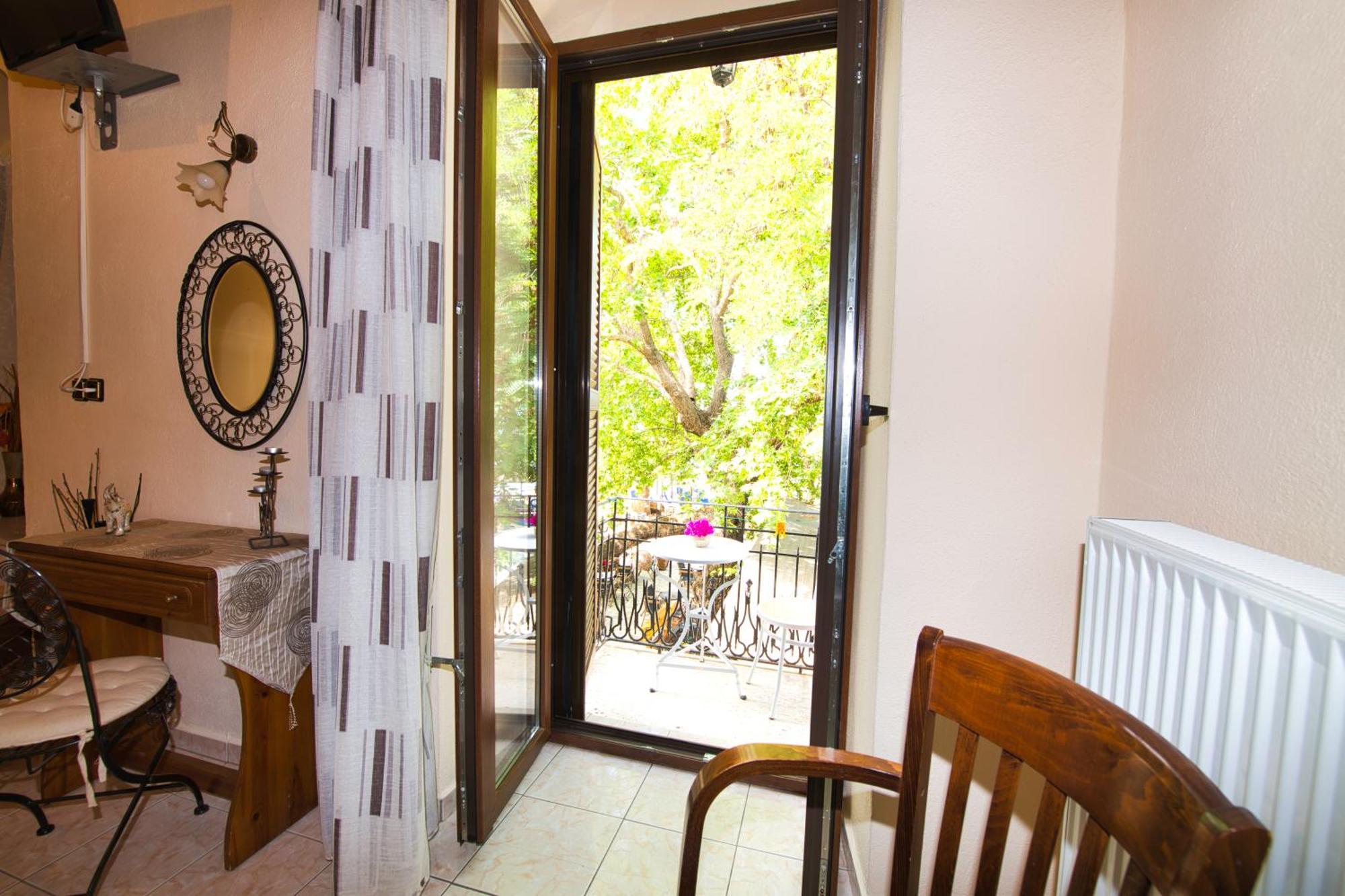 Naftilos Guest House Кала Нера Екстериор снимка